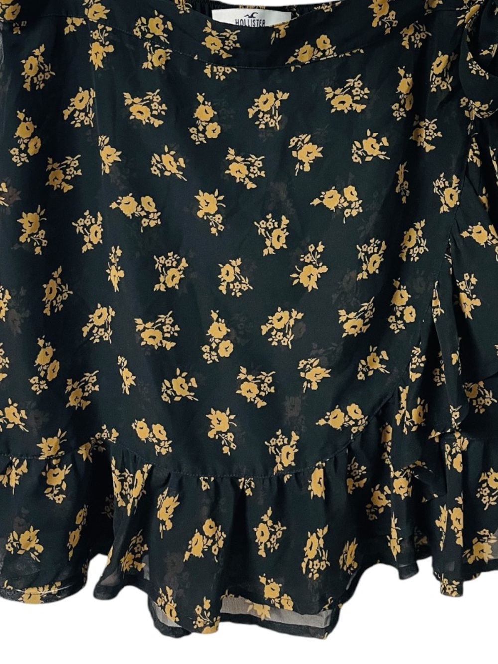 HOLLISTER CO Ultra High-Rise Black Floral Tie-Waist Mini Skirt with Ruffle Hem - Picture 7 of 11